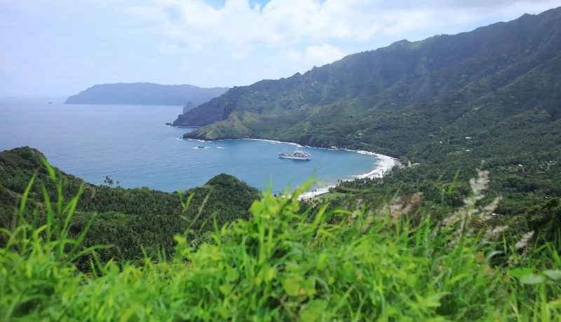 Discover the Marquesas islands by sea
