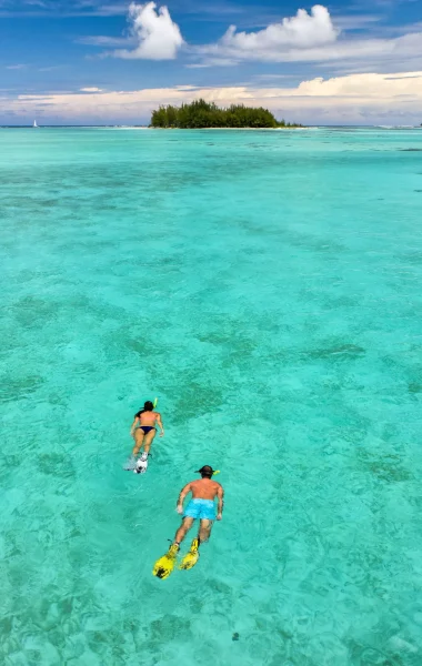 exploration du lagon de bora bora en couple © Stéphane Mailion Photography