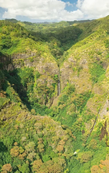 Waterfall in Nuku Hiva © Grégoire Le Bacon