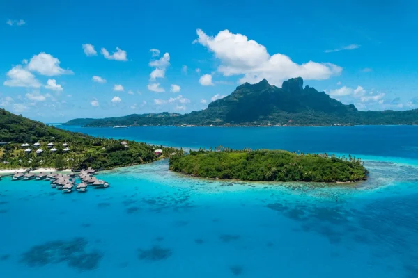 View of the Bora Bora lagoon © Grégoire Le Bacon & LionAiles