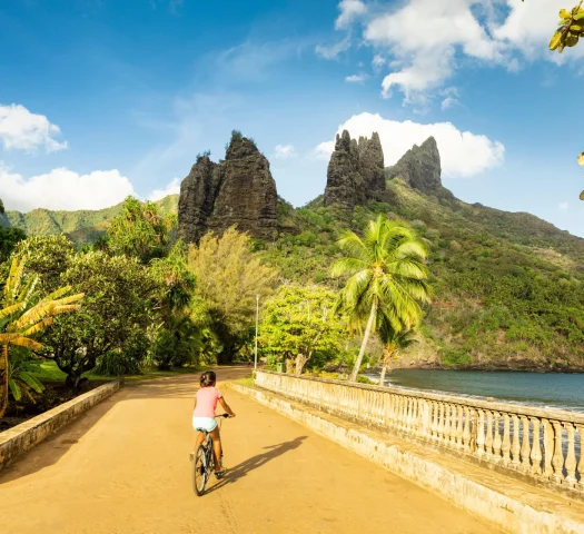 Getting to <i>The Islands of Tahiti</i> ?” width=”525″ height=”480″>    </picture>
                                                                    </div>
                                <div class=
