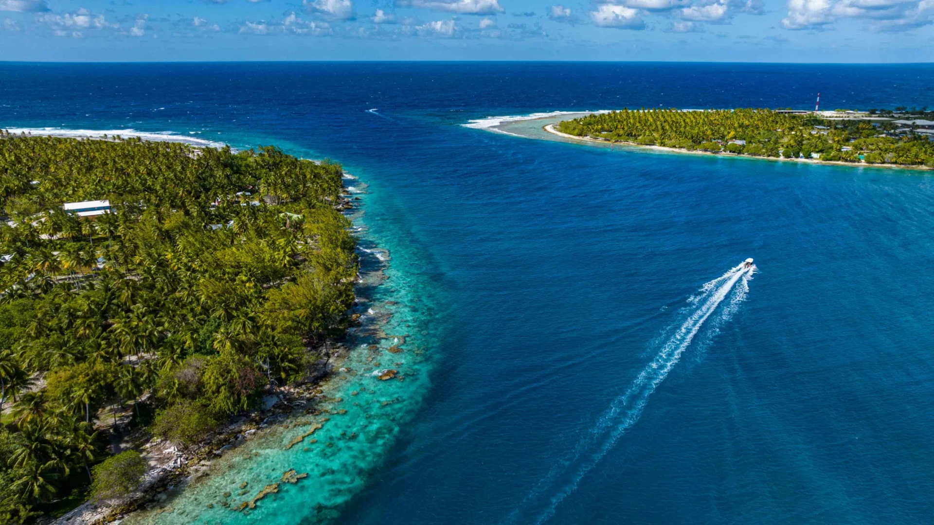 Aerial view of Rangiroa©_Michael Runkel