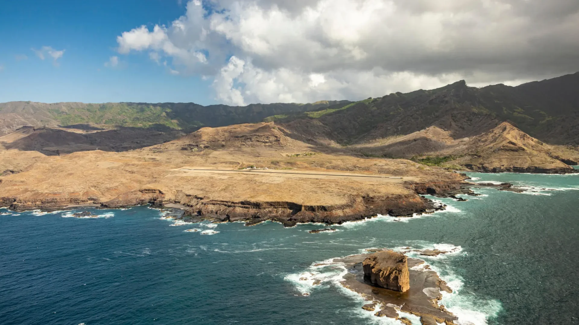 The island of Ua Huka © Grégoire Le Bacon