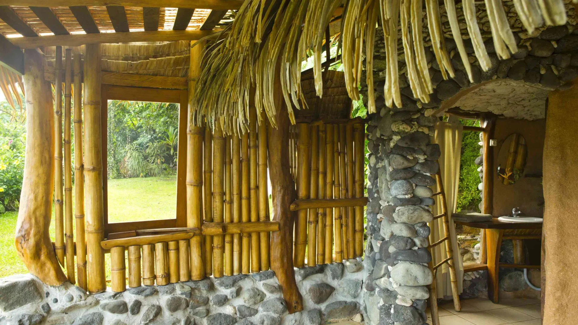 Stay in Ua Huka in a small family-run hotel © Tahiti Tourisme
