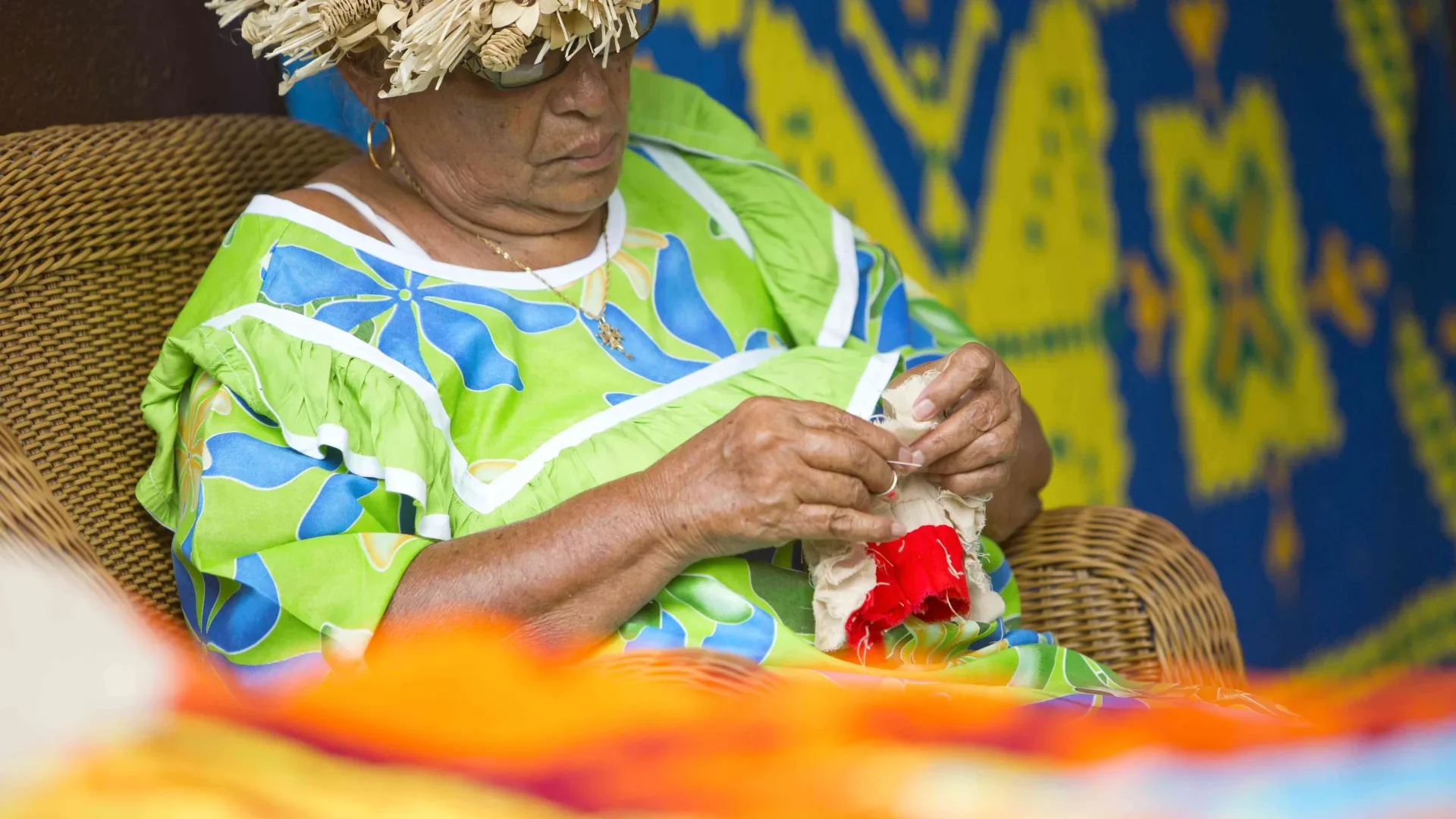 Handmade tifaifai ©Tahiti Tourisme
