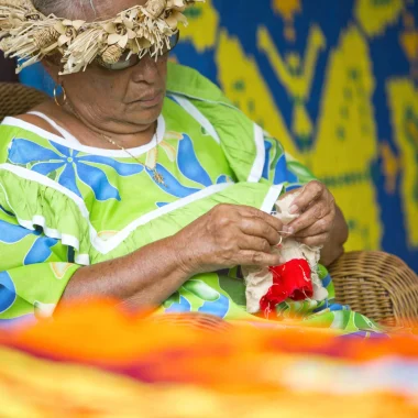 Handmade tifaifai ©Tahiti Tourisme