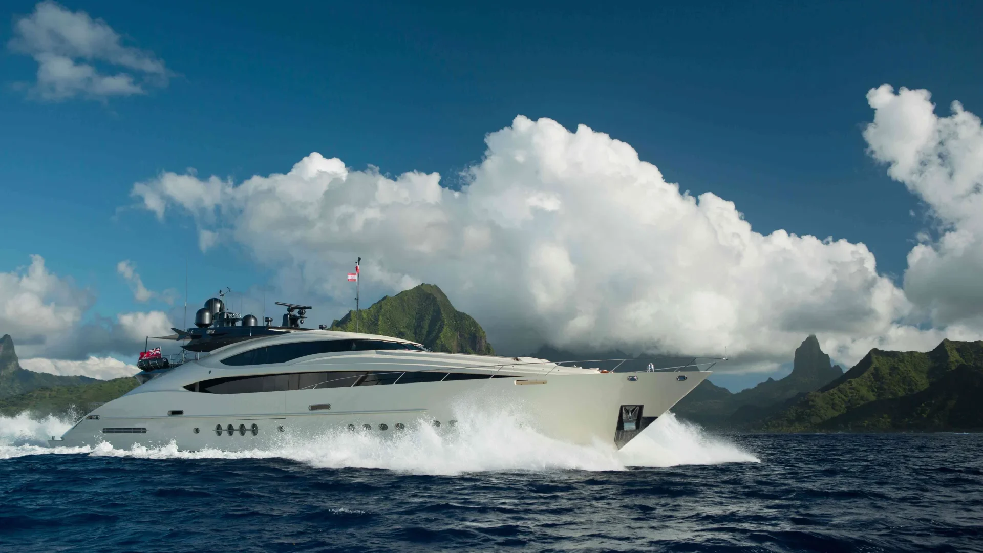 A dream voyage aboard a unique yacht© Grégoire Le Bacon